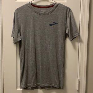 Brooks Men’s grey running tee, size small